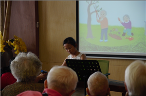 走进福利院，情暖老人心——皇家国际供应链公益行