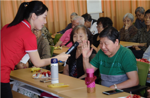 走进福利院，情暖老人心——皇家国际供应链公益行